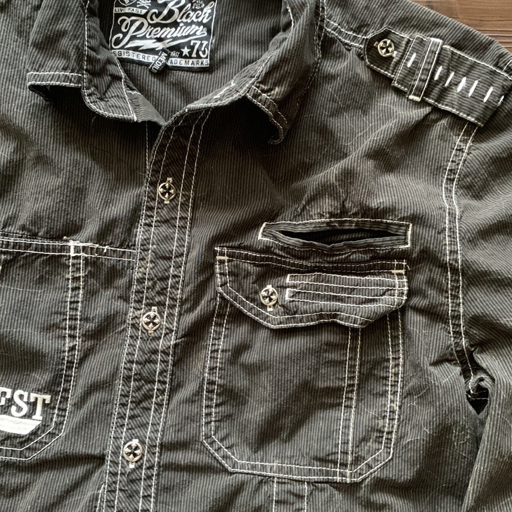 Affliction Men’s Button front distressed corduroy shirt. Size Medium. $FIRM$ - Picture 10 of 11